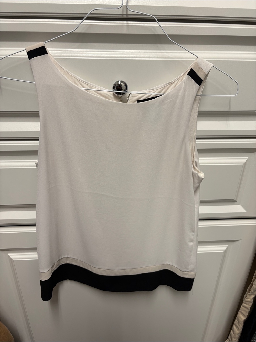 White House Black Market Cream Sleeveless Blouse with Black Trim
